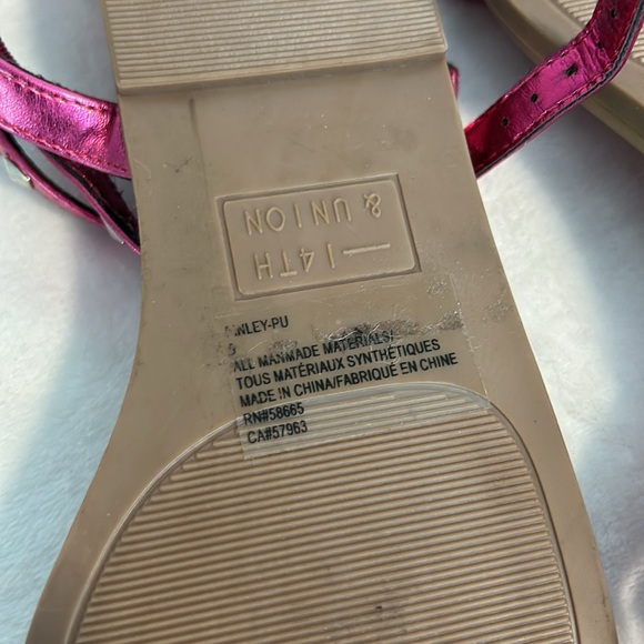 NWOT 14th & Union Finley Metallic Pink Studded Detail Sandals - Picture 7 of 10